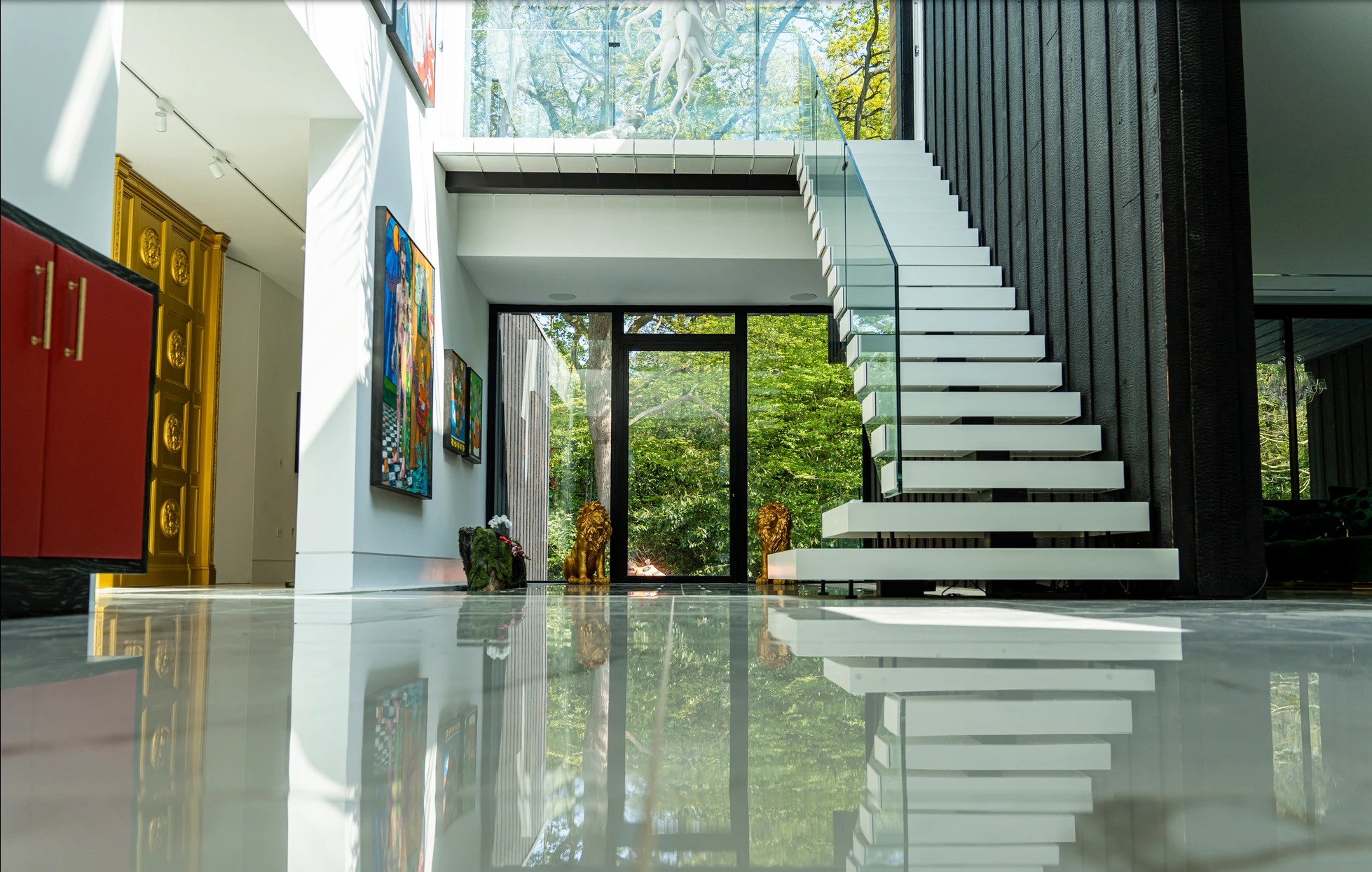 Glass Floor Aquarium